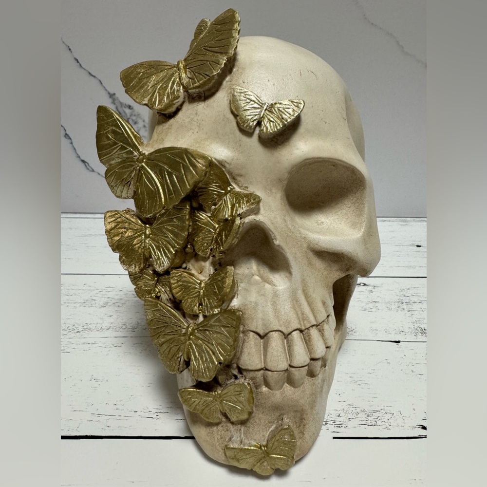Contemporary Art - Skull with Butterflies - Tattoo Statue - Tattoo Sculpture